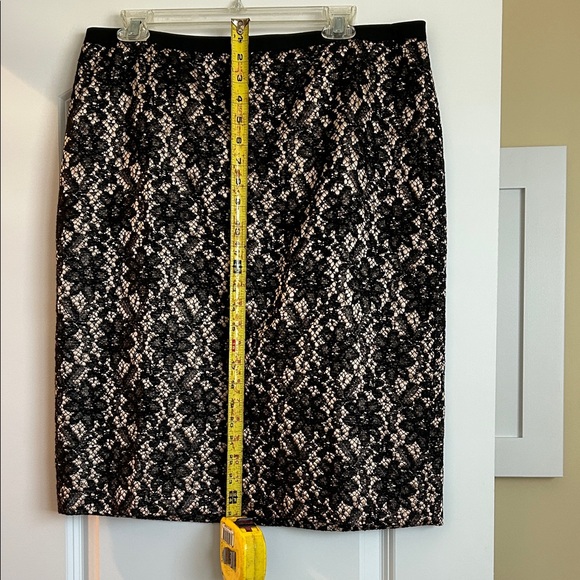 Talbots Chic Black Lace Women's Pencil Skirt - Picture 2 of 7